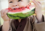 娱乐吃瓜酱带娃思想,趣味带娃新风尚